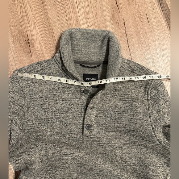 Mens prAna three button Henley, gray, size medium - Picture 8 of 8